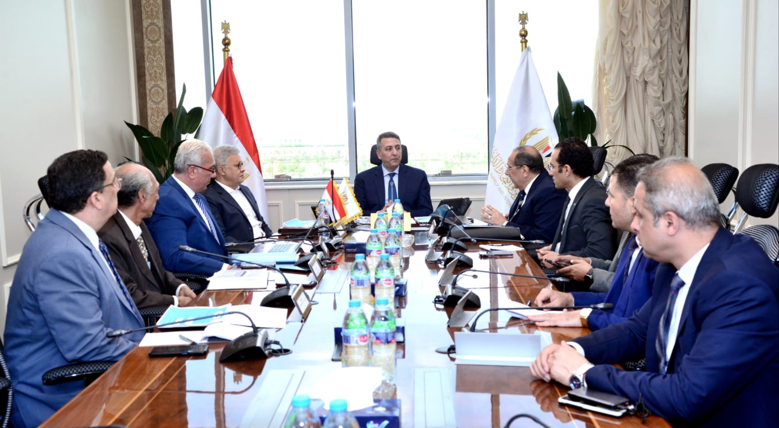 نائب وزير التموين يجتمع مع رئيس الشركة المصرية للحوم والدواجن