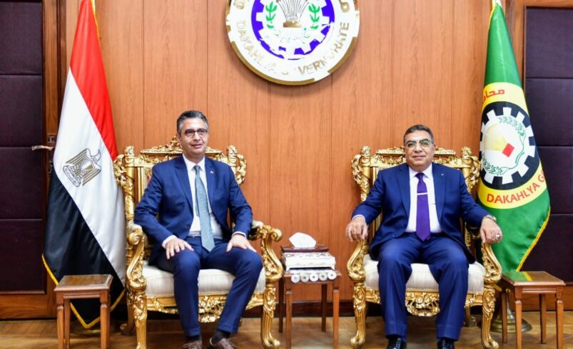 محافظ الدقهلية يستقبل وزير التموين بمكتبه في مستهل زيارته