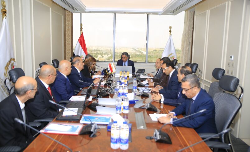 وزير التموين يجتمع مع رئيس مجلس إدارة الشركة العامة لتجارة الجملة