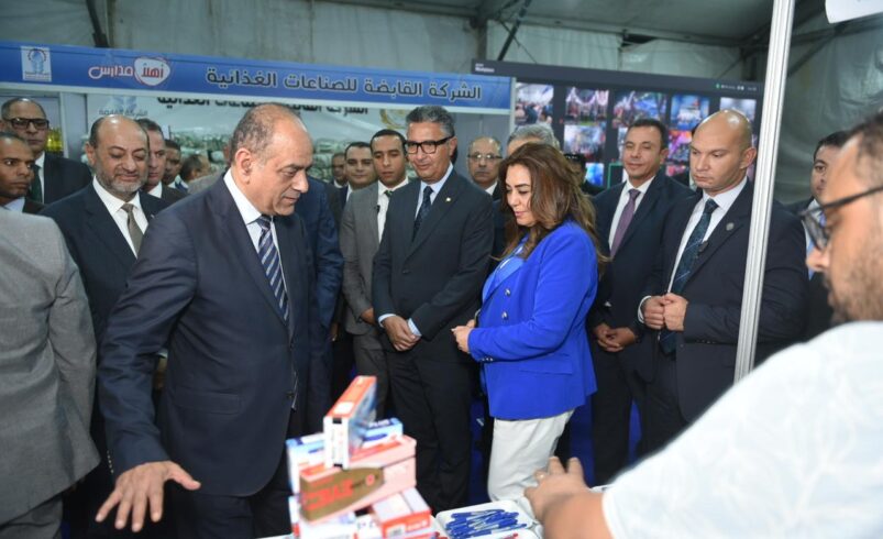 الدكتور/ شريف فاروق يفتتح المعرض الرئيسي “أهلاً مدارس” بالعمرانية