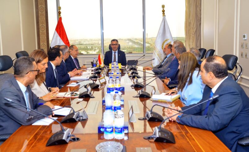 وزير التموين يلتقي الرئيس التنفيذي للقطاع المؤسسي بشركة “إي أند مصر”