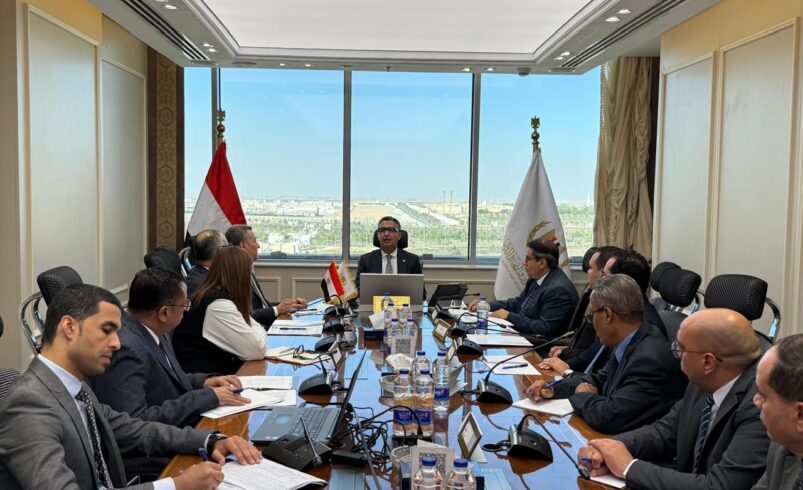 وزير التموين يتابع من غرفة العمليات المركزية استقرار الأسواق وتوافر السلع