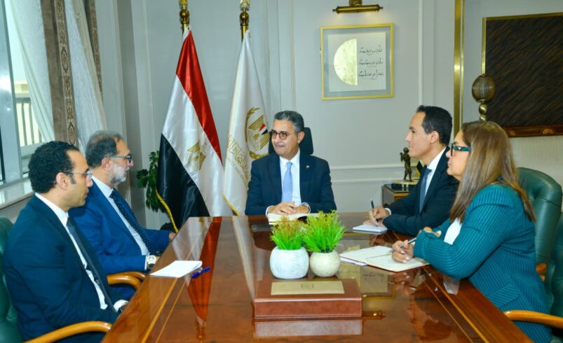 وزير التموين يعقد اجتماعًا مع رئيس الهيئة القومية لسلامة الغذاء