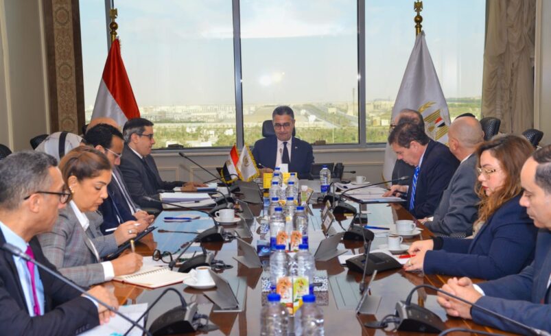 وزير التموين يبحث مع رئيس شركة بلومبرج جرين العالمية مقترحات التعاون