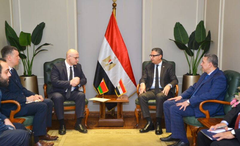 وزير التموين يجتمع مع سفير جمهورية بيلاروسيا بالقاهرة لبحث تعزيز التعاون