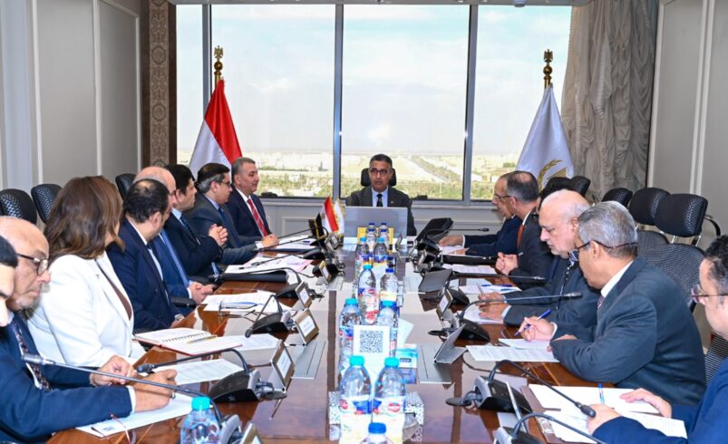 وزير التموين يترأس اجتماع اللجنة العليا للمطاحن لمتابعة انتظام العمل