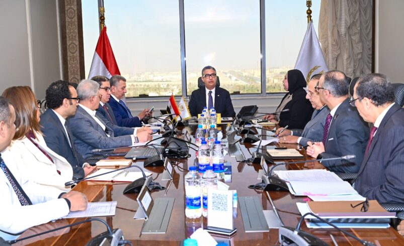 وزير التموين يعقد اجتماعًا مع مجلس إدارة شركة السكر والصناعات التكاملية