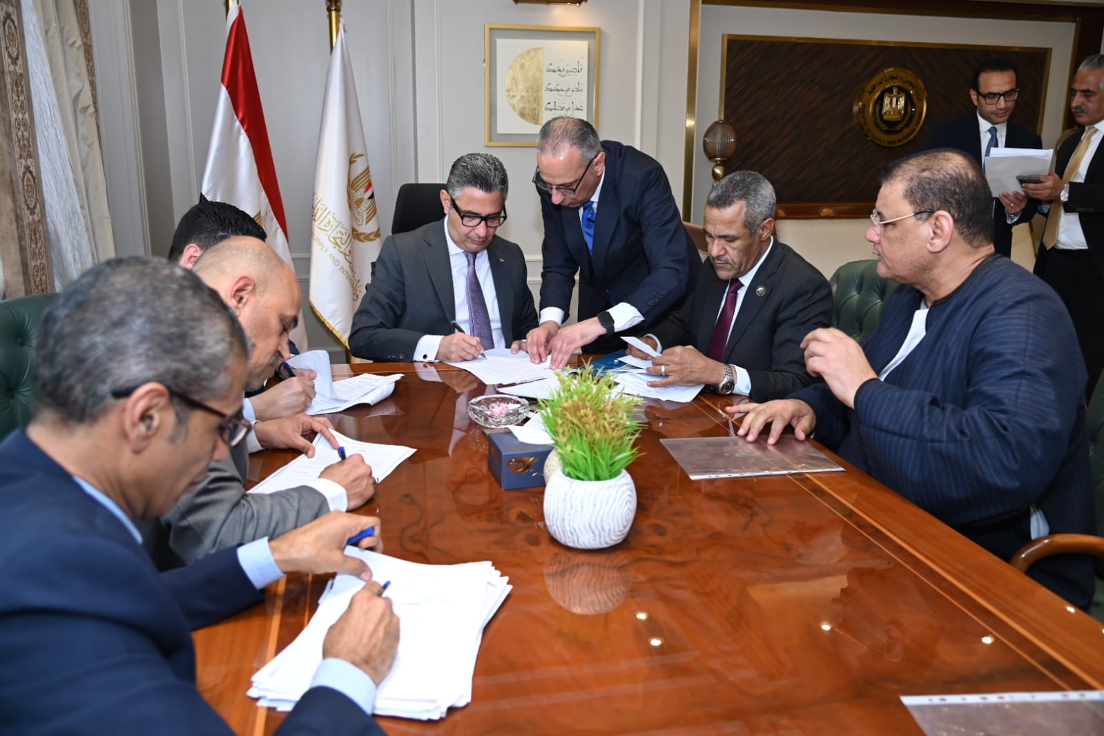 الدكتور شريف فاروق وزير التموين والتجارة الداخلية يلتقي بعدد من السادة أعضاء مجلسي النواب والشيوخ