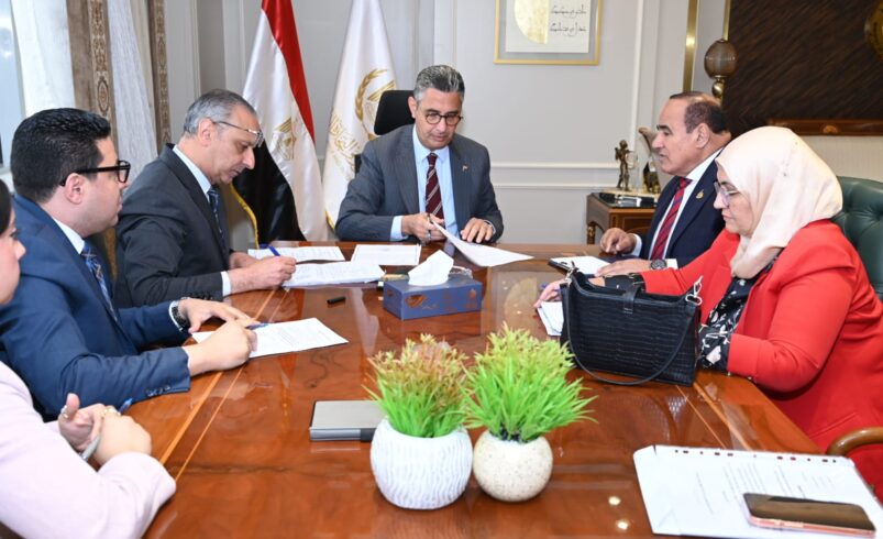 الدكتور شريف فاروق وزير التموين والتجارة الداخلية يلتقي بعدد من السادة أعضاء مجلسي النواب والشيوخ