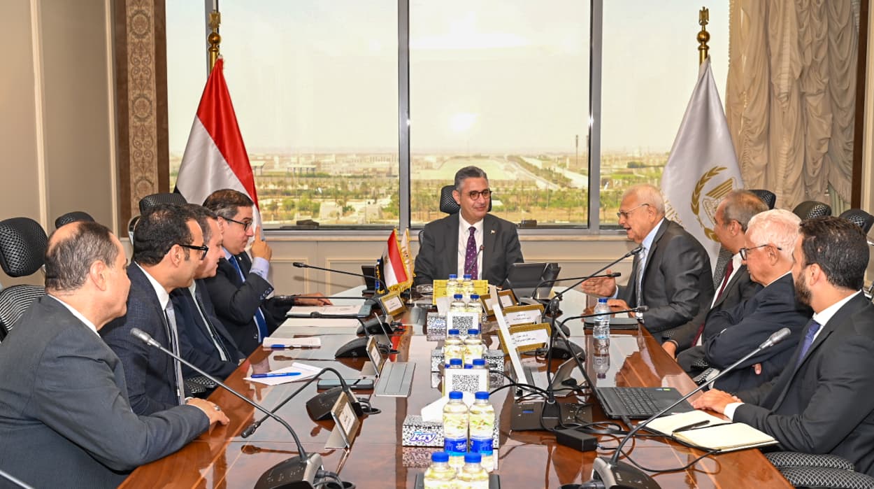 الدكتور شريف فاروق يعقد اجتماعًا مع شركة برايم لاستشارات الأعمال لبحث الرؤى المقترحة لتطوير منظومة الدعم