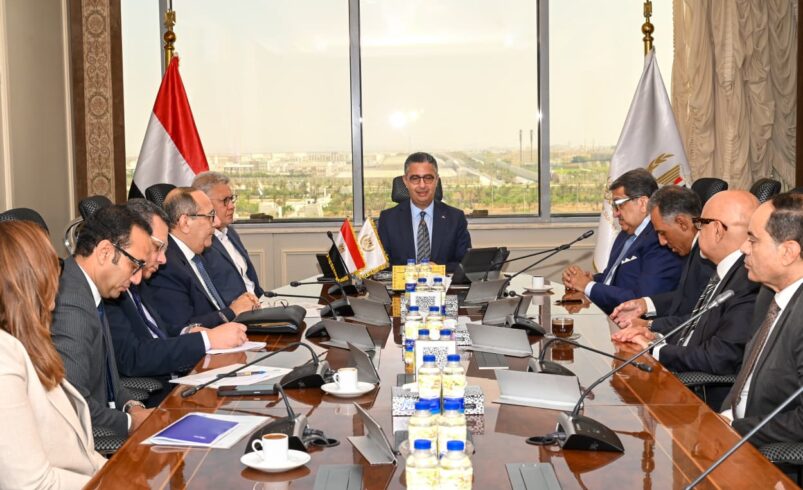 الدكتور شريف فاروق يبحث مع شركة إي فاينانس التعاون في تنفيذ مشروع “كاري أون وتطوير البنية التكنولوجية للمنافذ التموينية