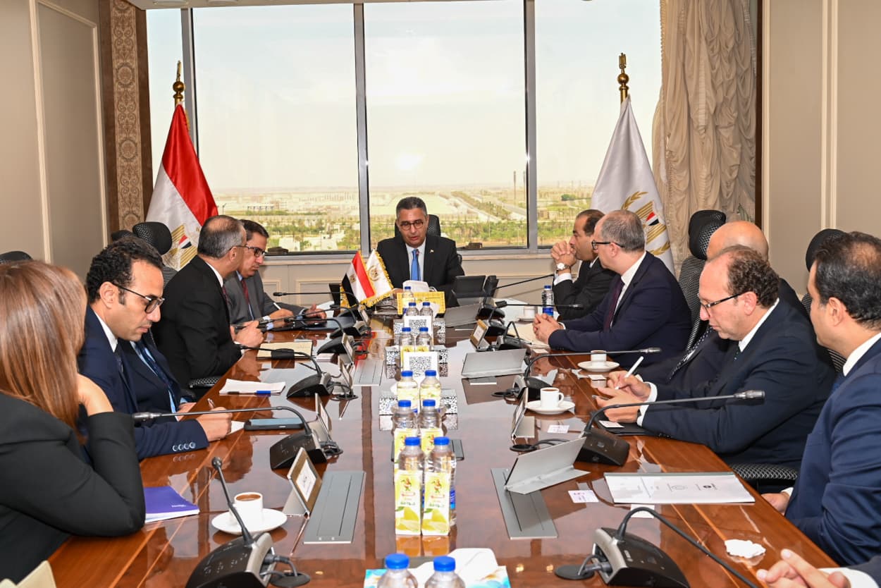 الدكتور/ شريف فاروق يعقد اجتماعًا مع قيادات الشركة المصرية للاتصالات (WE) لبحث التعاون في تنفيذ مشروعات التحول الرقمي