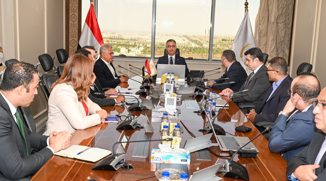 الدكتور/ شريف فاروق يبحث مع شركة أورانج مصر سبل التعاون في تنفيذ المشروع القومي “كاري أون”