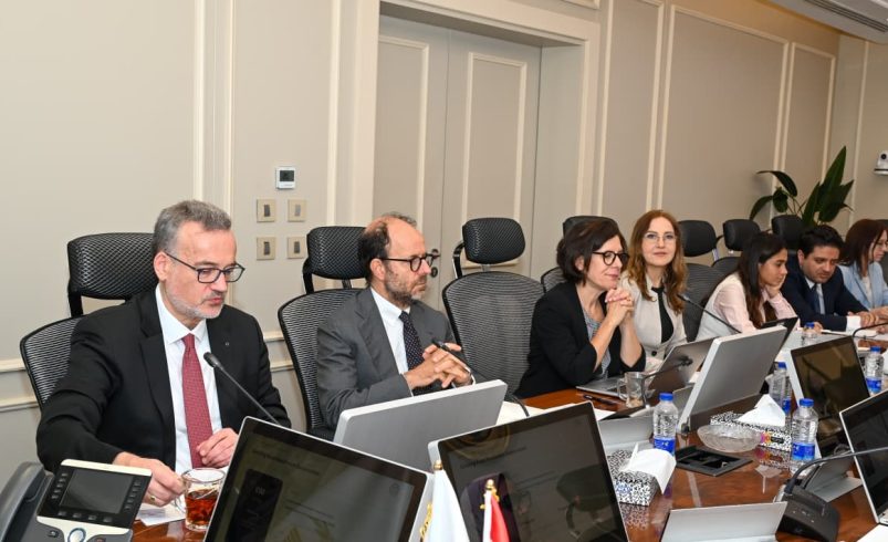 وزير التموين يبحث مع وفد بنك الاستثمار الأوروبي تعزيز التعاون ومشروعات الأمن الغذائي