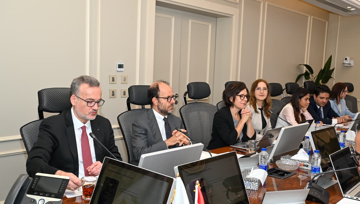 وزير التموين يبحث مع وفد بنك الاستثمار الأوروبي تعزيز التعاون ومشروعات الأمن الغذائي